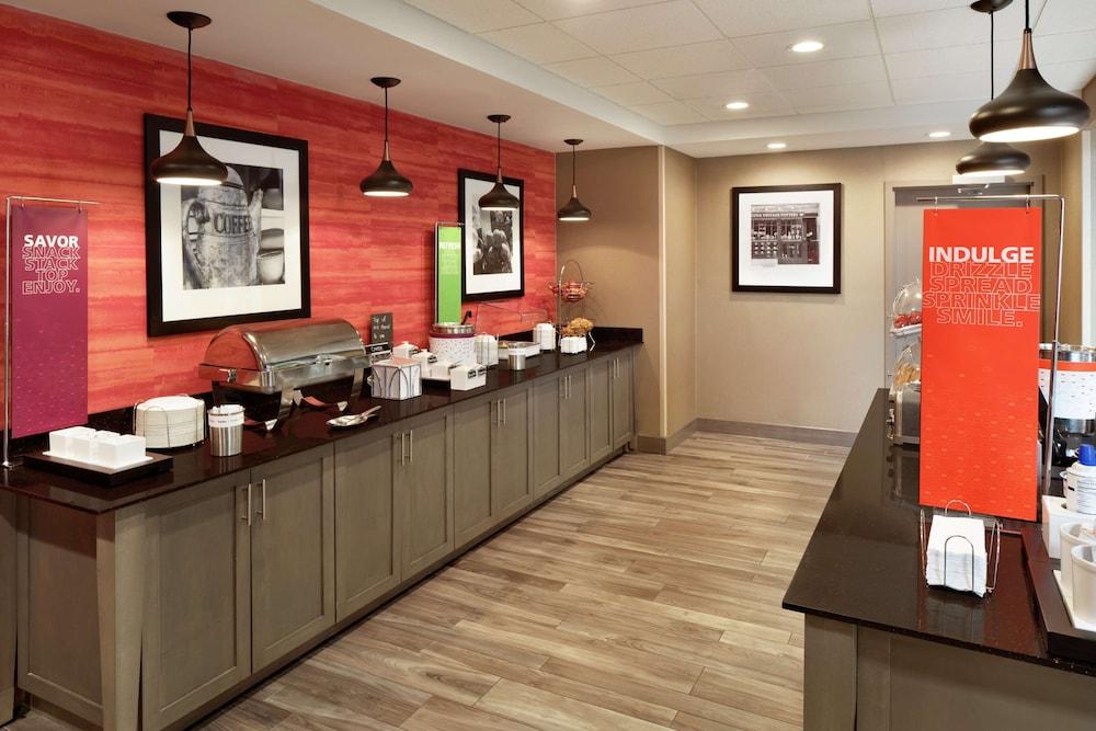 Hampton Inn & Suites St. Louis/Alton photo 23