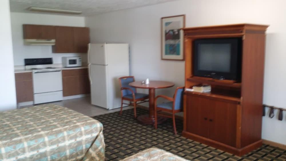 Imperial Motel photo 9