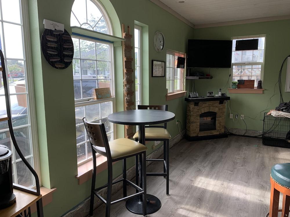 South Jetty Inn photo 3