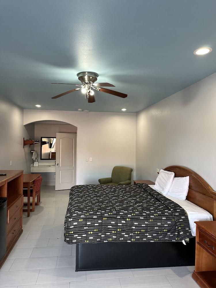 La Copa Inn photo 33