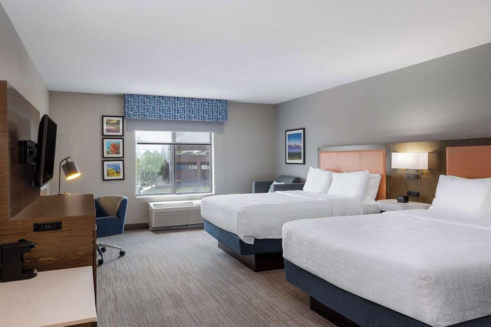 Hampton Inn & Suites Casper photo 17
