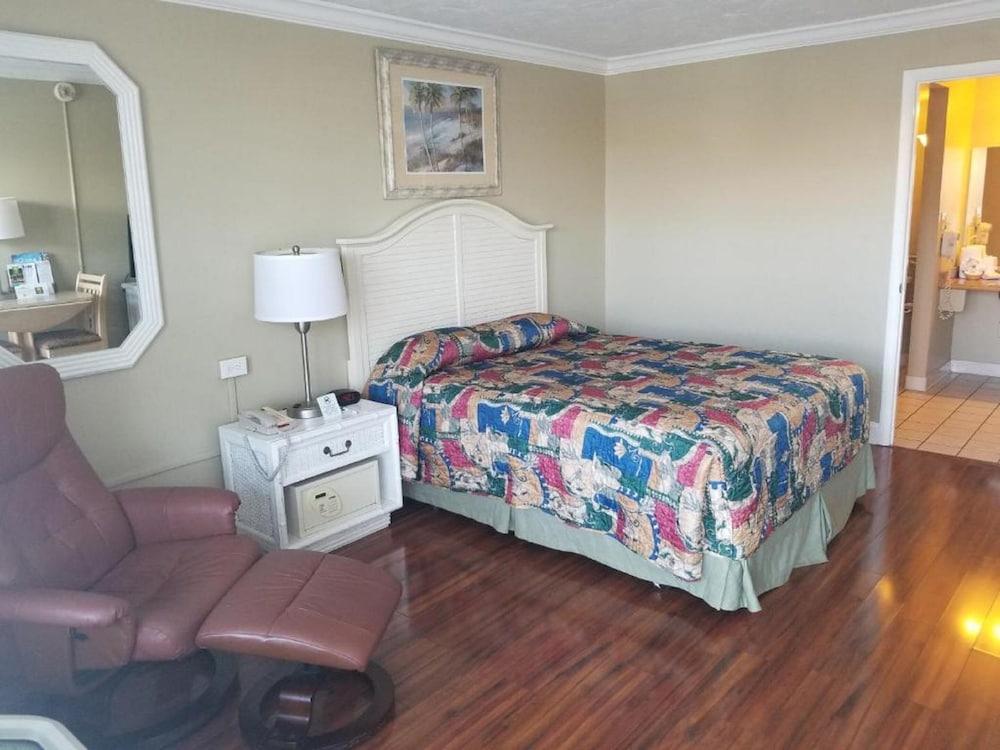 Gulfcoast Inn Naples photo 13