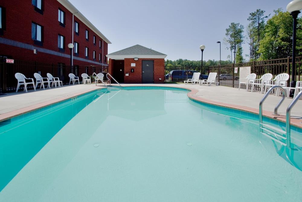 Holiday Inn Express Hotel & Suites Suffolk by IHG photo 17