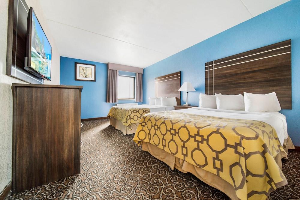 Baymont by Wyndham Muncie Near Ball State University photo 66