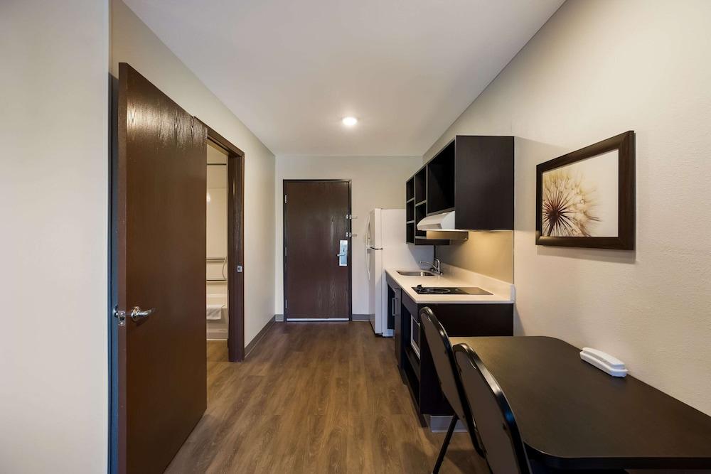WoodSpring Suites Orlando West - Clermont photo 14