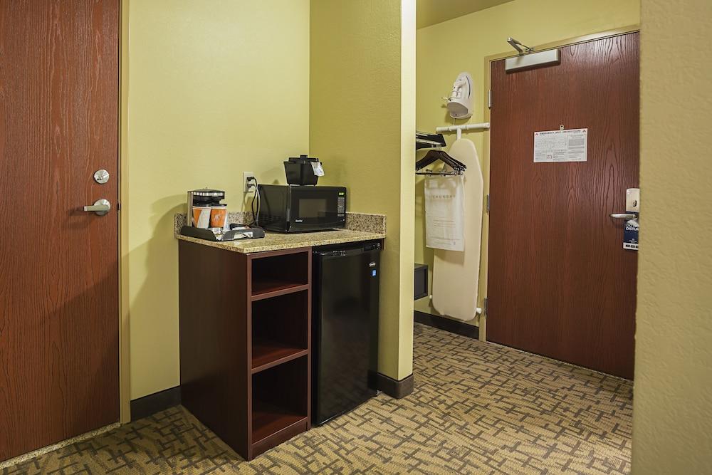 Cobblestone Inn & Suites - Altamont photo 32