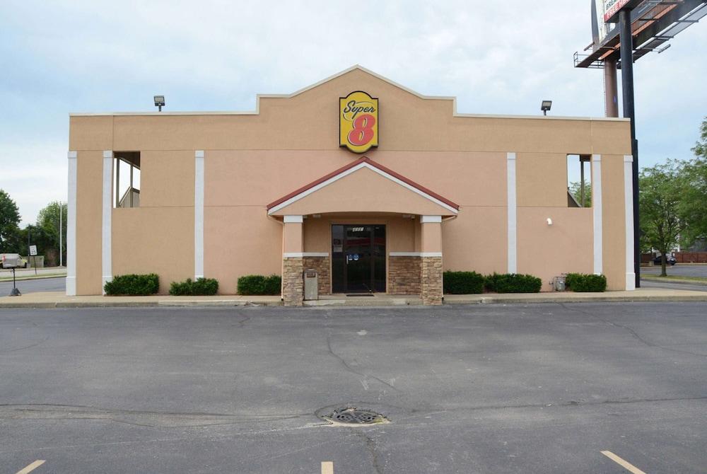 Super 8 by Wyndham Lafayette / Purdue Area photo 22