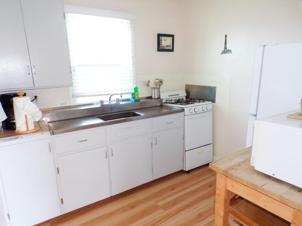 Shoreline Cottages photo 23
