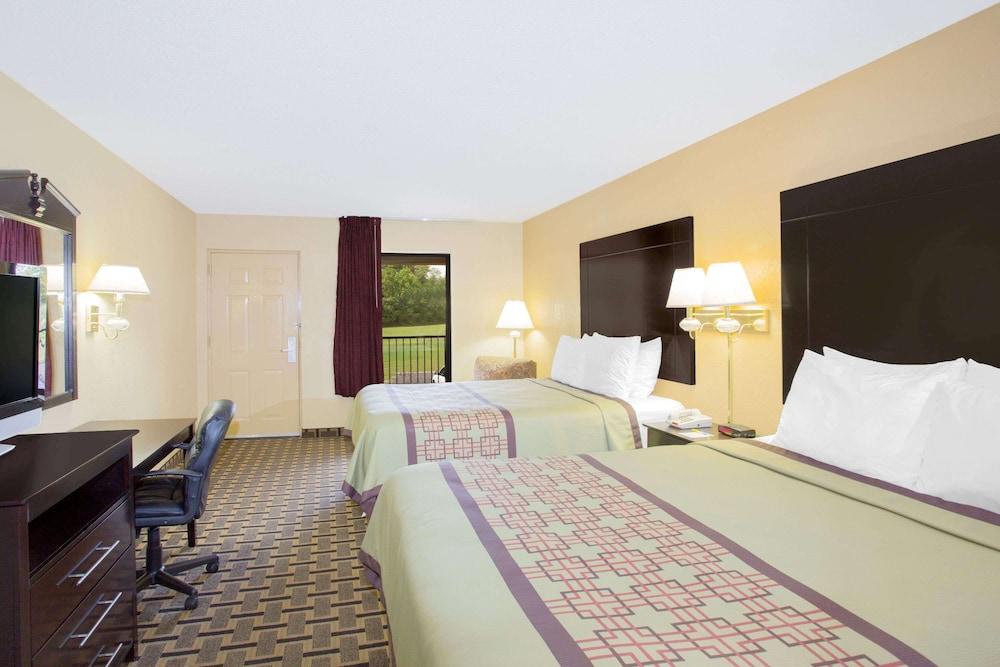 Days Inn by Wyndham Andalusia photo 7