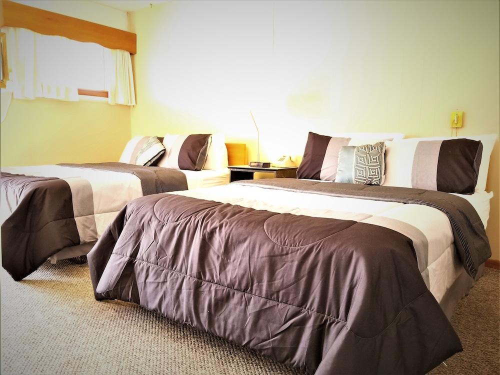 Duffer Motel photo 71