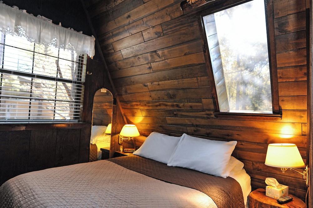 Bear Creek Motel And Cabins photo 21
