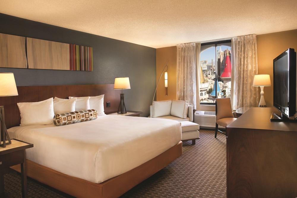Excalibur Hotel & Casino photo 13
