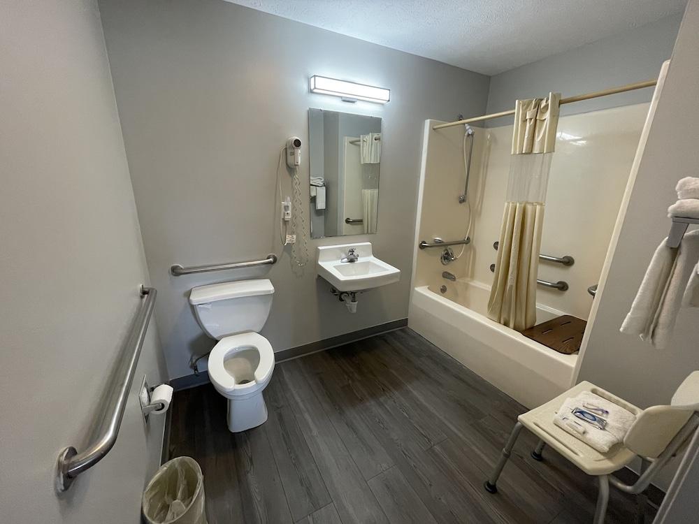 Embassy Inn photo 12