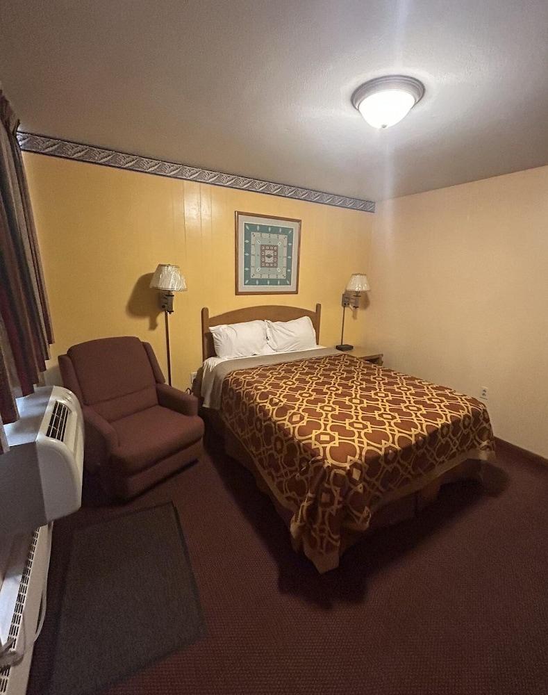 Royal Rest Motel photo 13