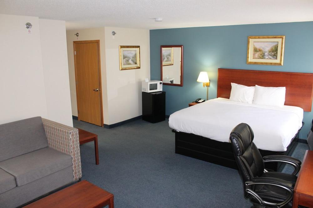 Reston Inn & Suites photo 25
