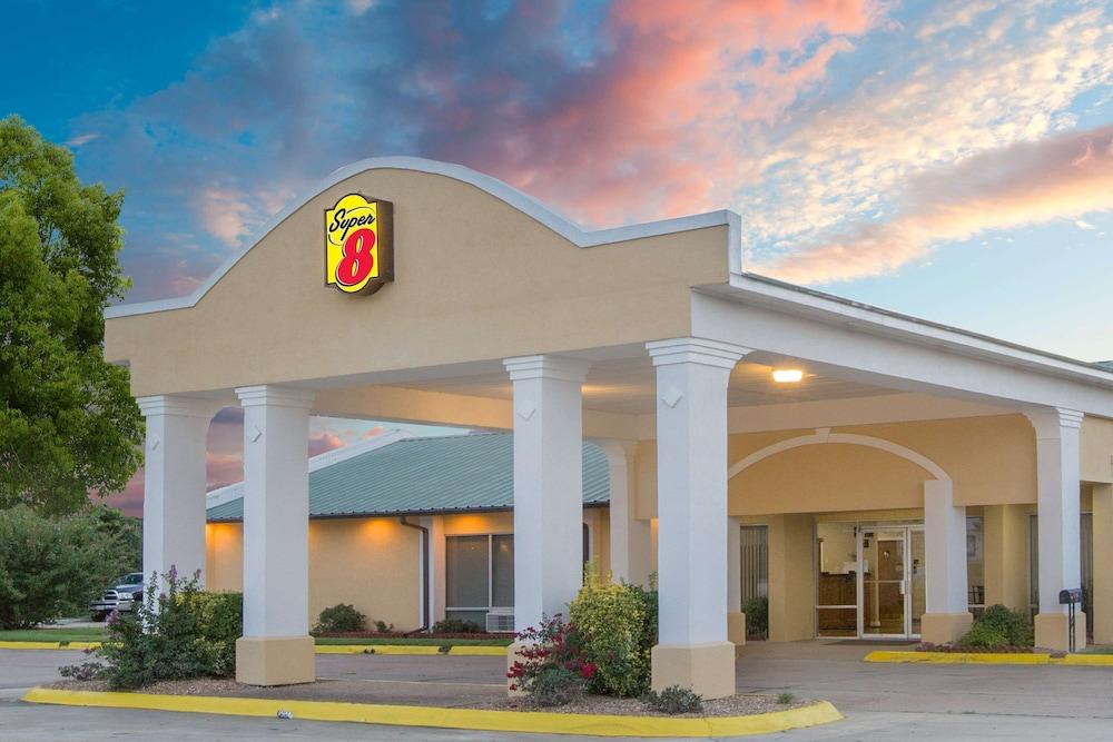 Super 8 by Wyndham Brinkley photo 14