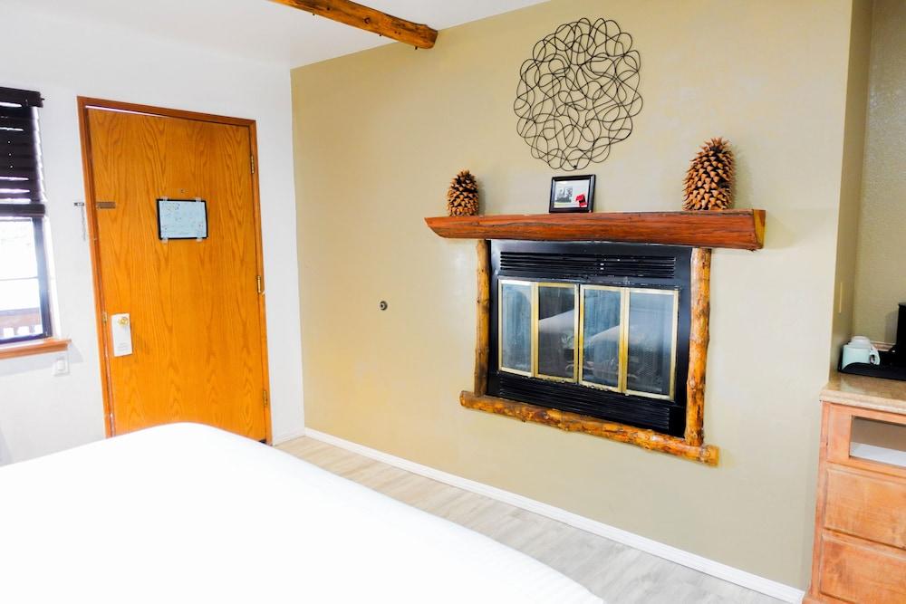 Sleepy Hollow Cabins and Hotel photo 83