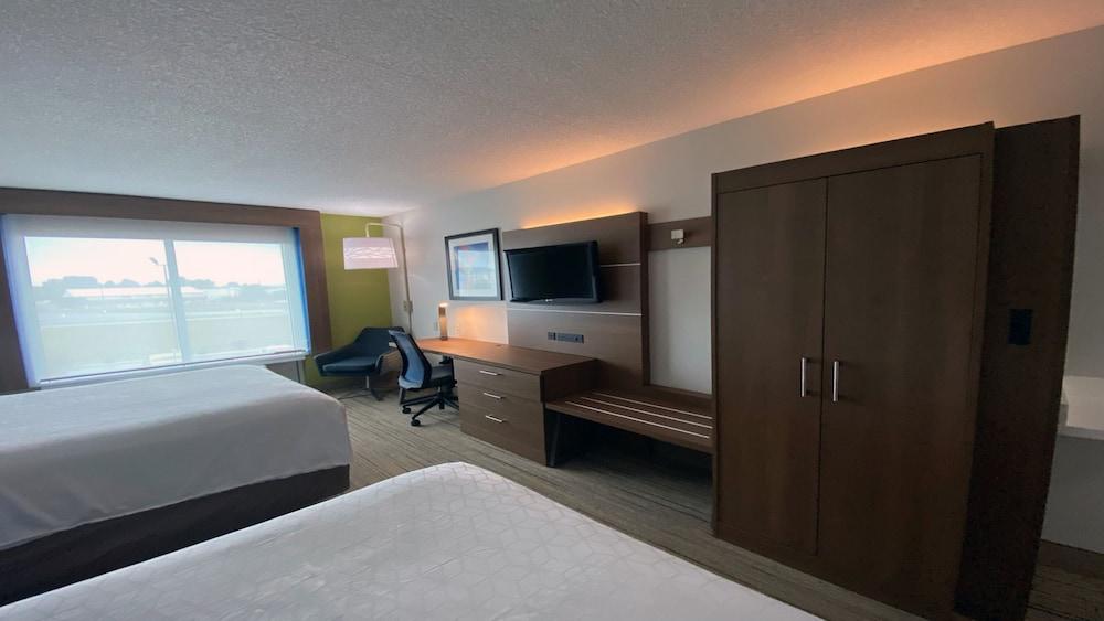 Holiday Inn Express & Suites Somerset Central by IHG photo 5