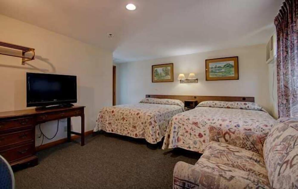 Dolphyn Motel photo 30