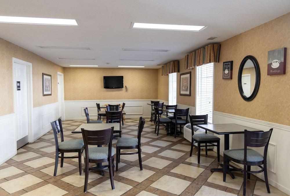 Quality Inn Carrollton Medical Center photo 32