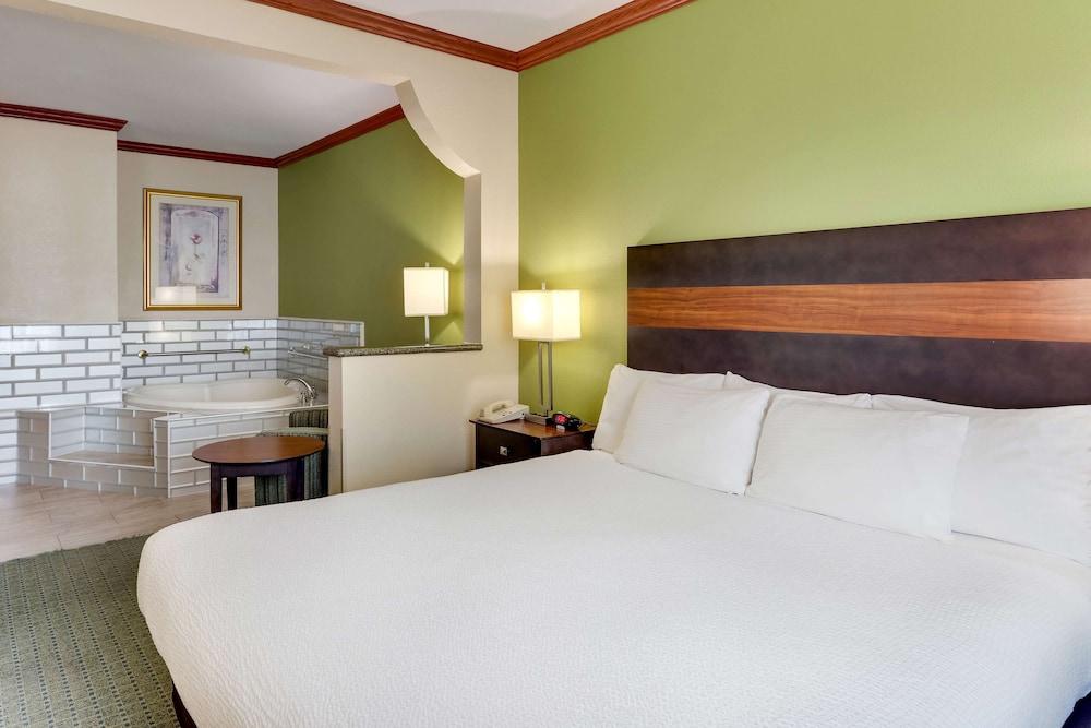 Comfort Inn & Suites Waco Woodway photo 9