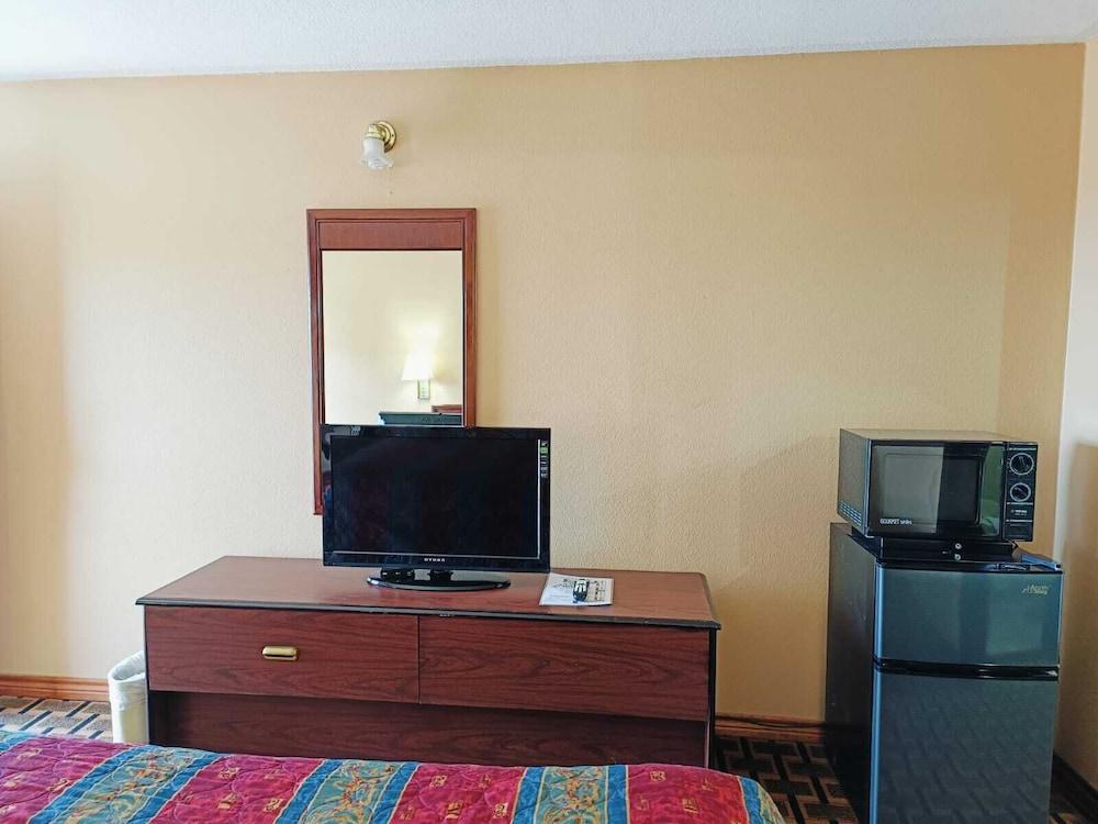 Victorian Inn photo 2