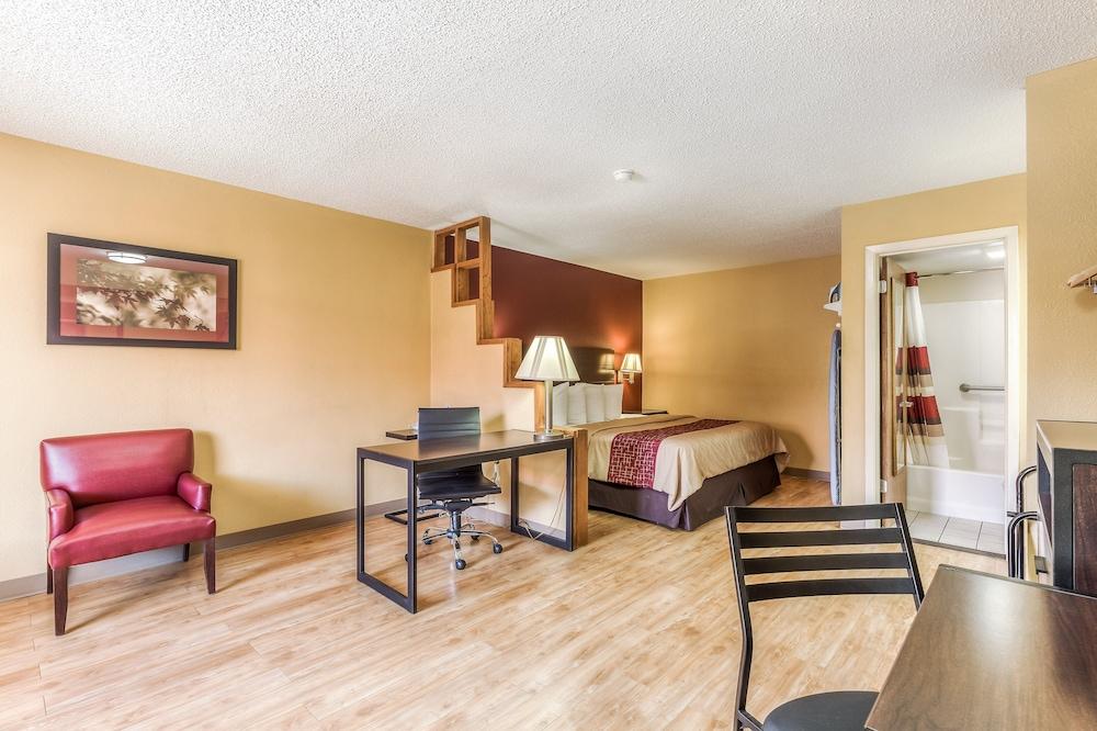 Red Roof Inn Amarillo West photo 14