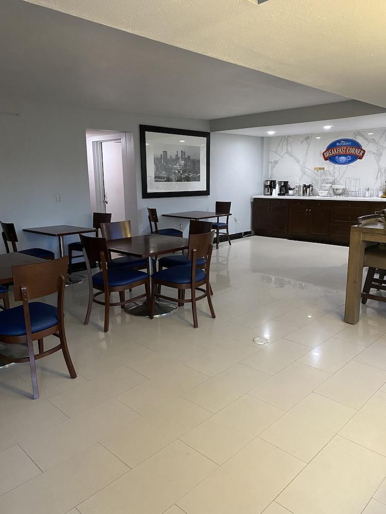 Baymont by Wyndham Odessa University Area photo 17