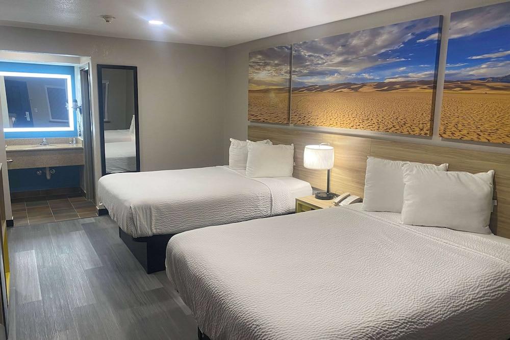 Days Inn by Wyndham El Paso West photo 1