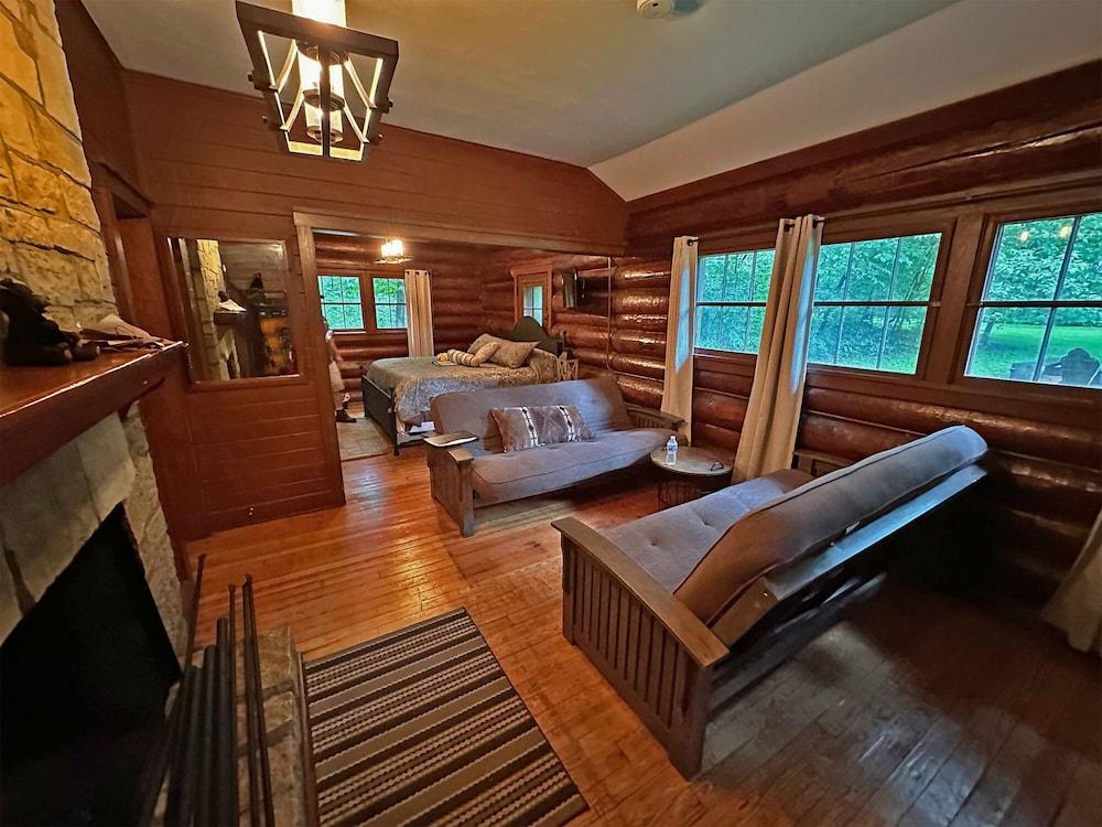 White Pines Lodge photo 4