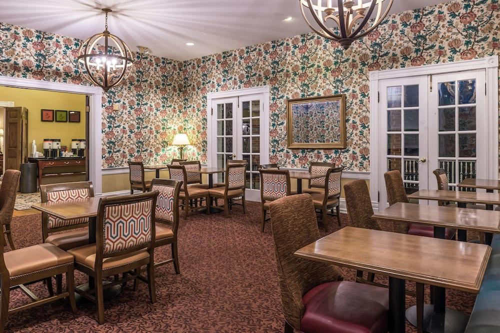 Hampton Inn Lexington-Historic District photo 2