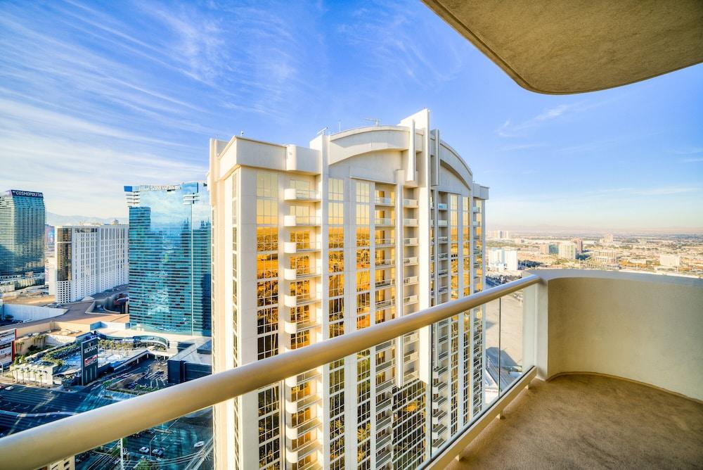 Jet Luxury Resorts @ The Signature Condo Hotel photo 55
