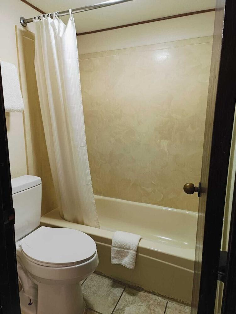 Victorian Inn photo 19