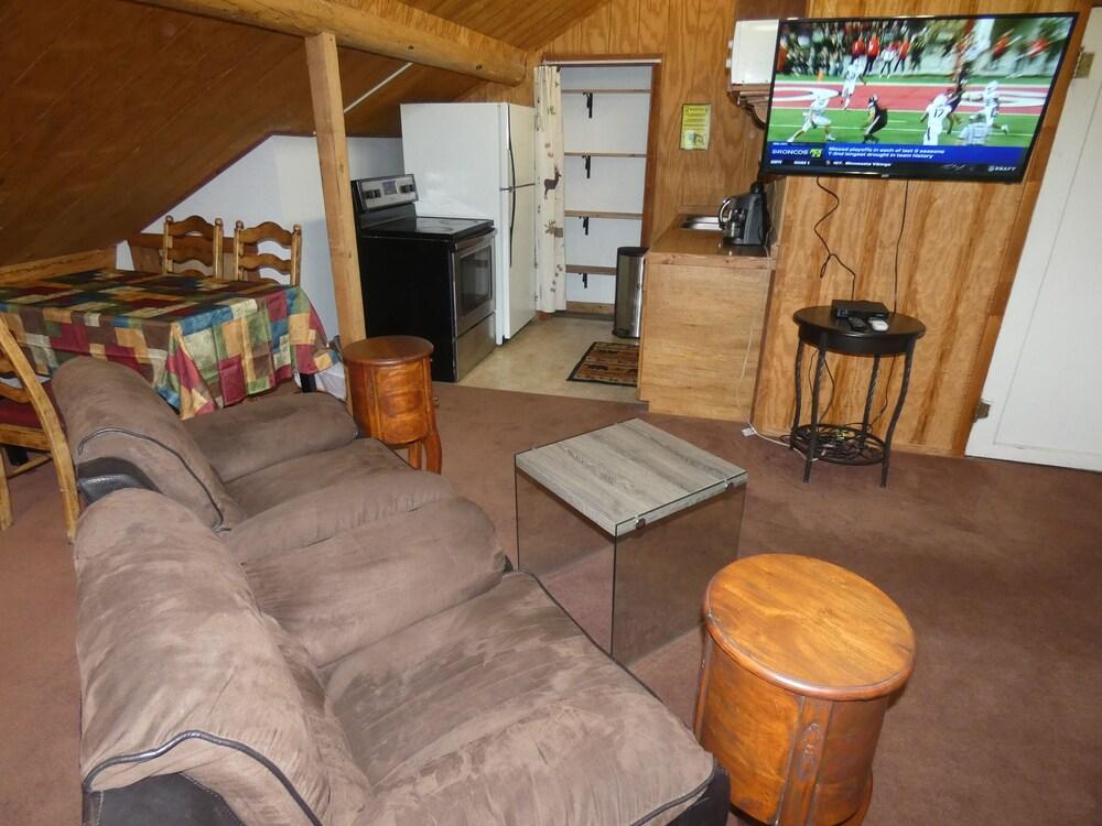 Yellowstone Motel - Adults Only photo 3