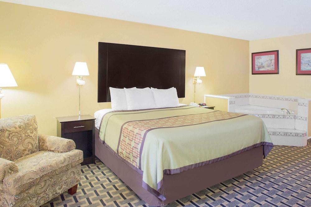 Days Inn by Wyndham Andalusia photo 10
