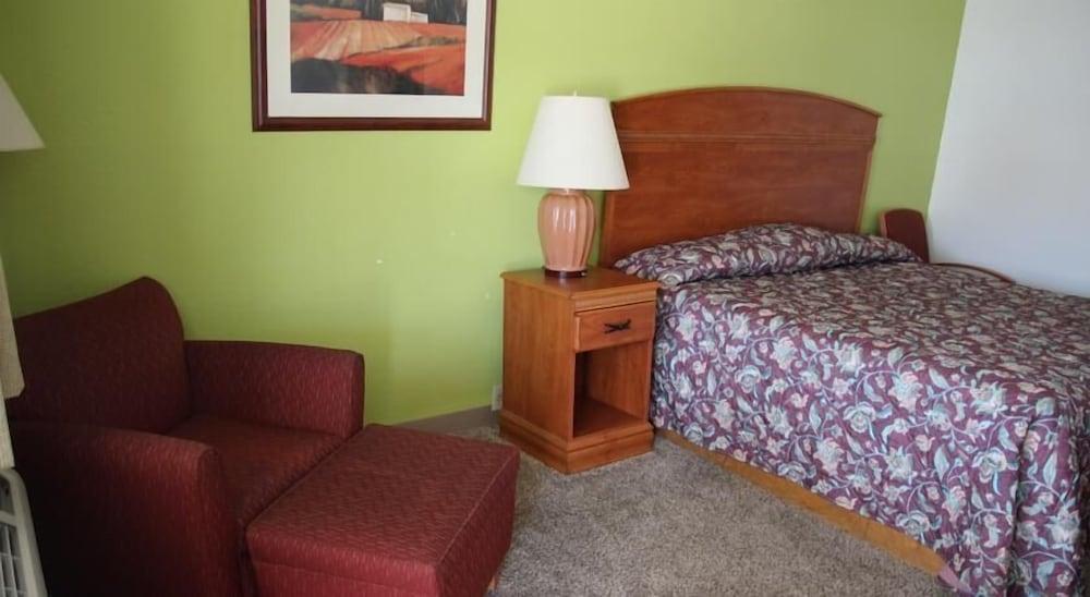 Frontier Motel photo 6