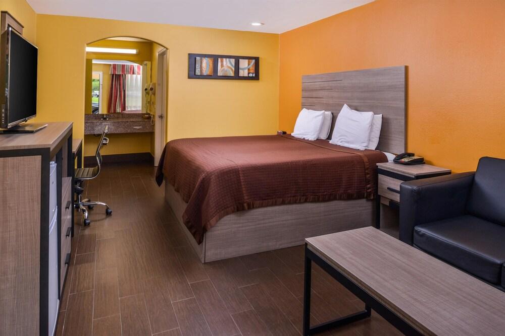 Americas Best Value Inn West Columbia photo 5