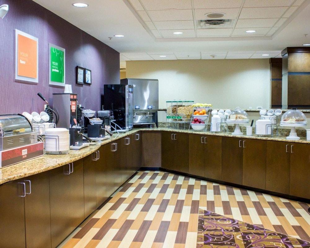 Comfort Suites Sanford photo 34