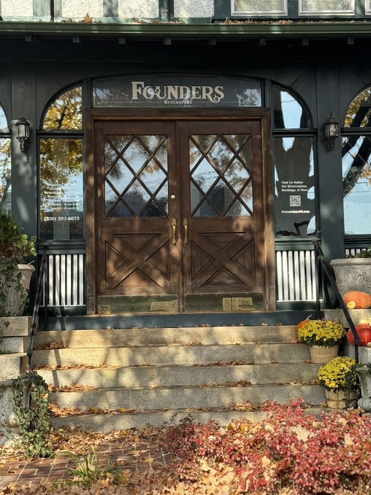 The Shaffner Inn photo 33