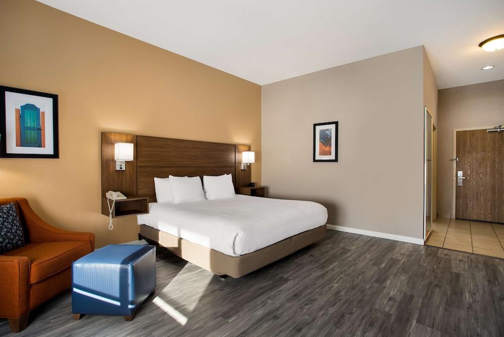 Best Western Gallup West photo 10
