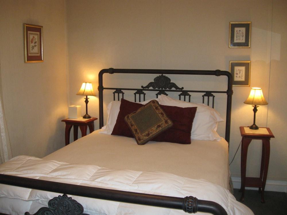 The Forest Queen Hotel photo 2