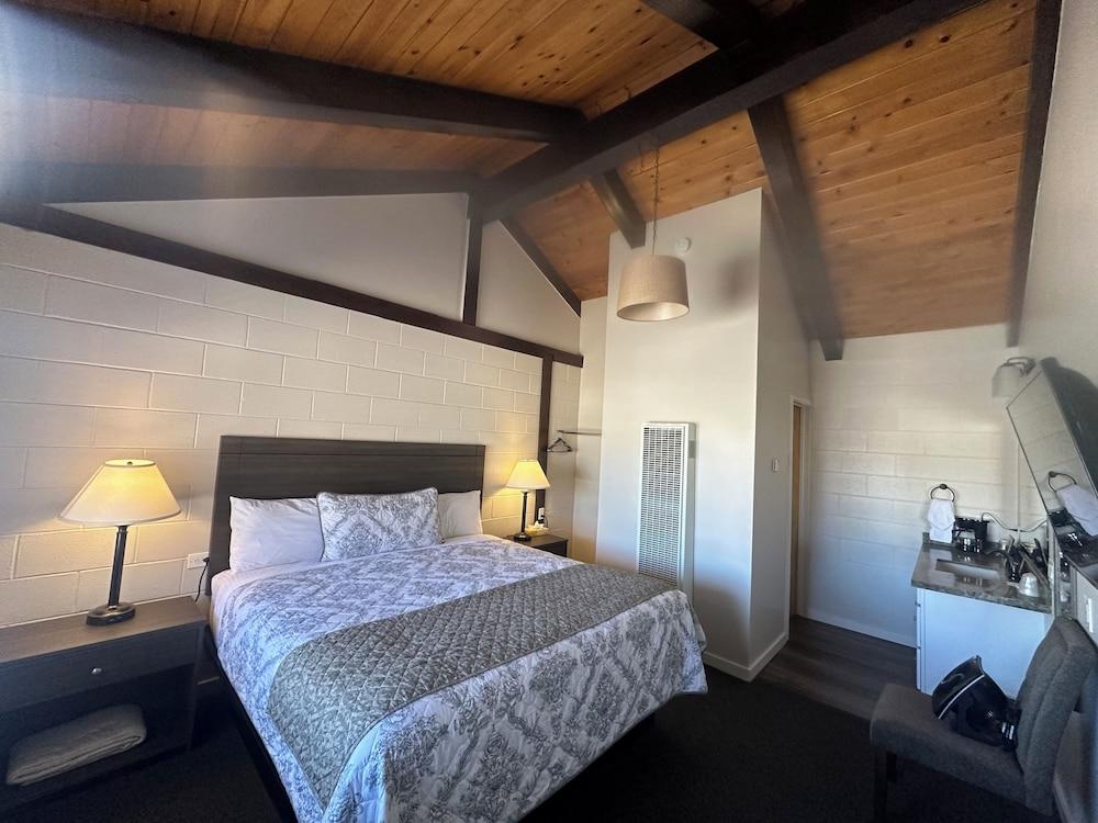 Lee Vining Motel photo 25