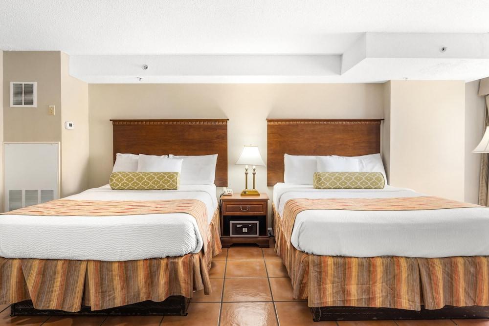 Tidelands Caribbean Hotel and Suites photo 15