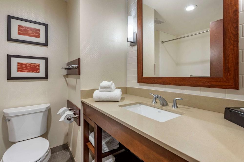 Comfort Inn & Suites Pittsburgh South photo 24