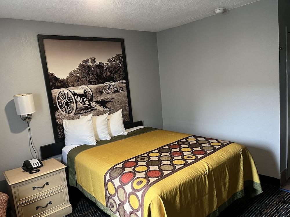 Super 8 by Wyndham Meridian photo 15