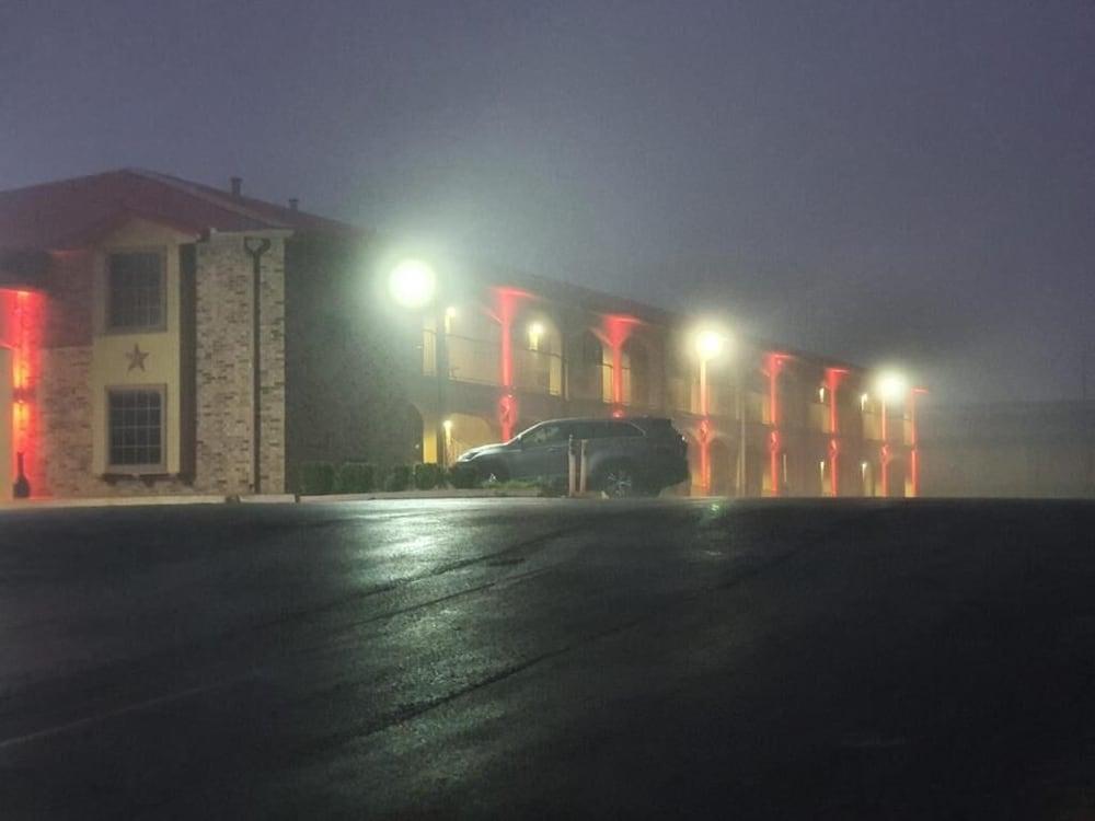 Chaparral Motel photo 49