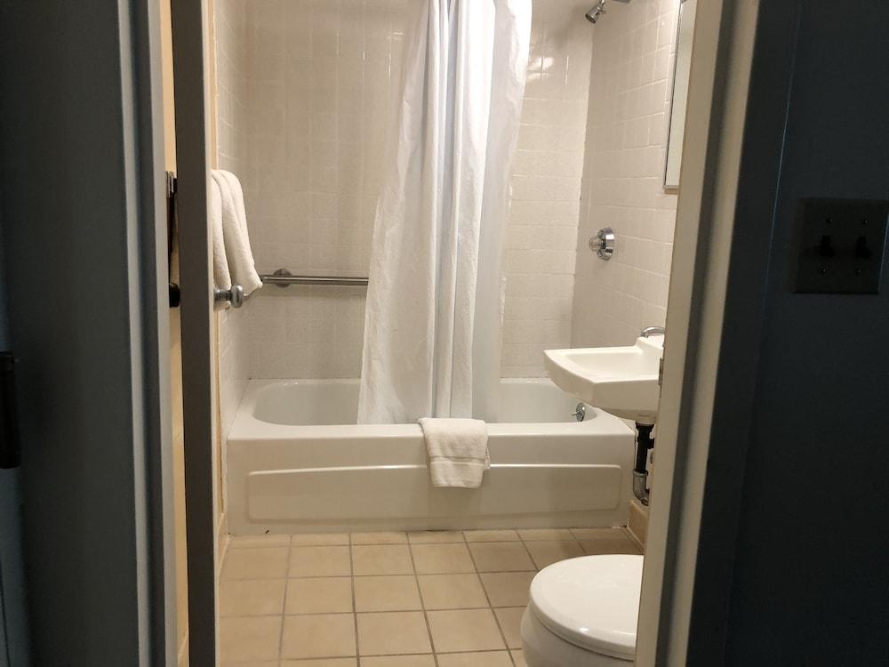 Belmar Motor Lodge photo 14