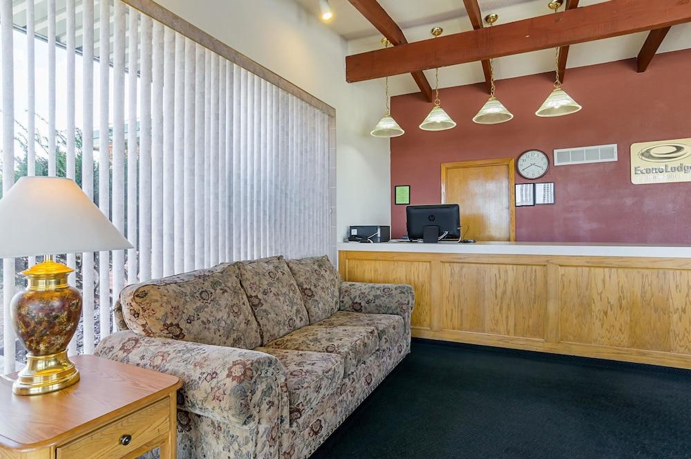 Econo Lodge photo 4