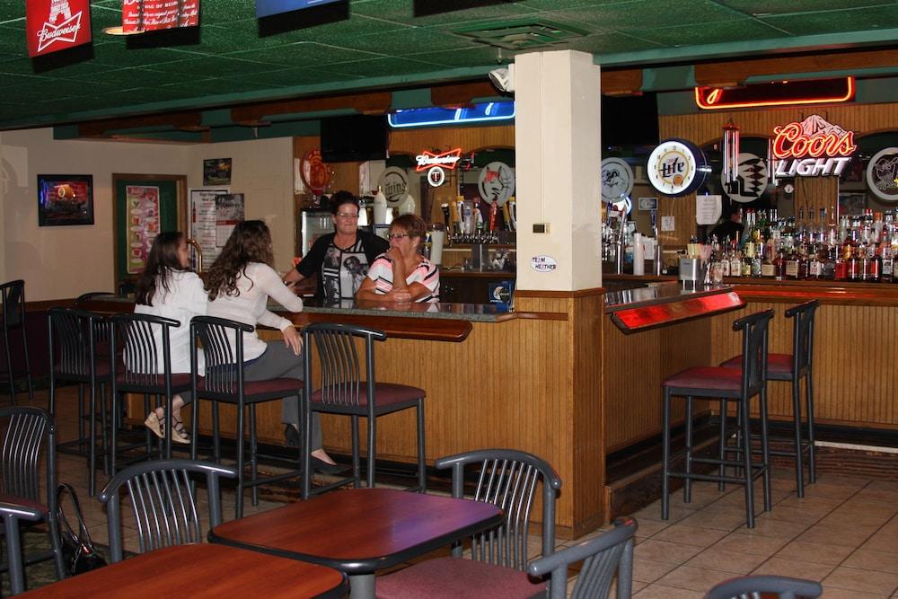 Gladstone Inn & Suites photo 19