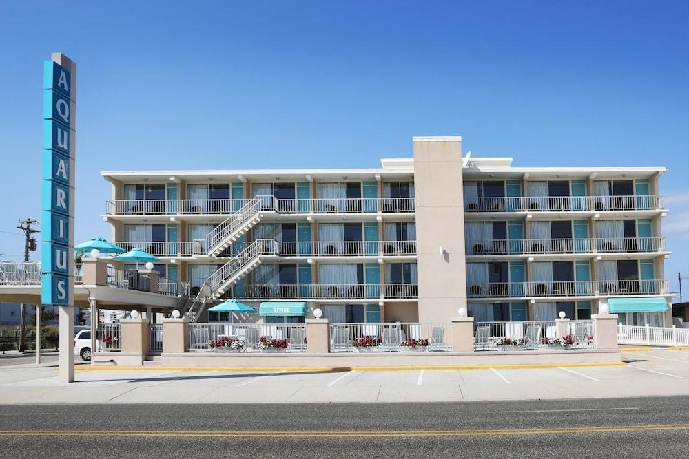 Aquarius Oceanfront Inn photo 1